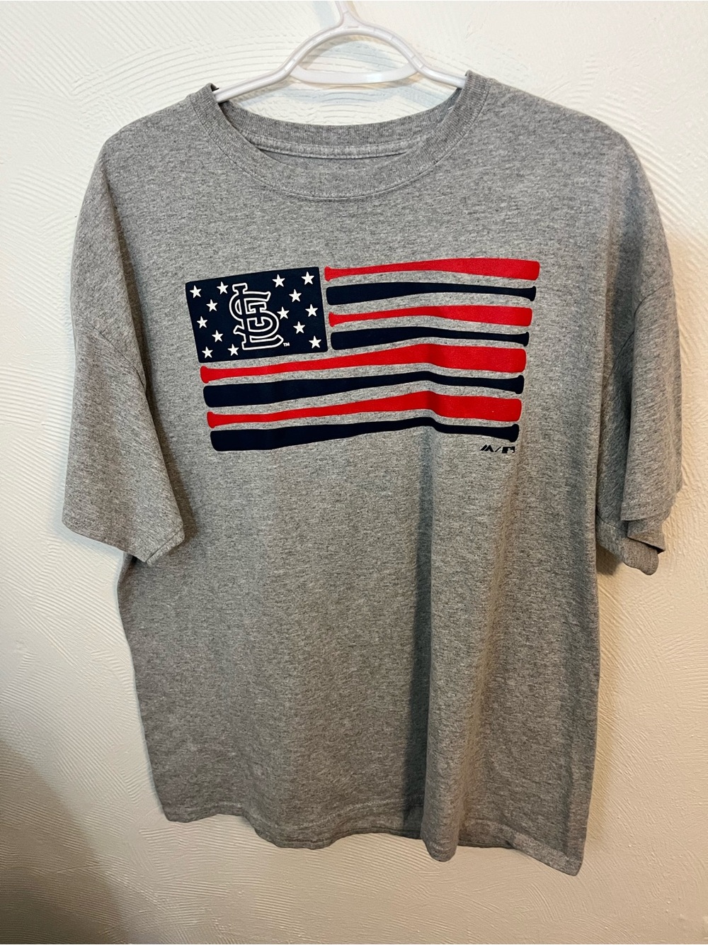 Majestic st. Louis Cardinals, American flag Crewneck Tee